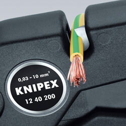 Стриппер самонастраивающийся со смен.ножами, для плоск.кабеля,зачистка:∅ 0.03-10 мм,рез кабеля:1-жил. 6кв. мм,многожил.10кв. мм,ограничитель 3-18мм,L-200 мм KNIPEX KN-1240200