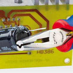 Плоскогубцы захватные монтажные для электроники, для изгибания и обрезки выводов радиодеталей под платой до длины 1.6 мм, L-125 мм, 2-к ручки KNIPEX KN-3622125